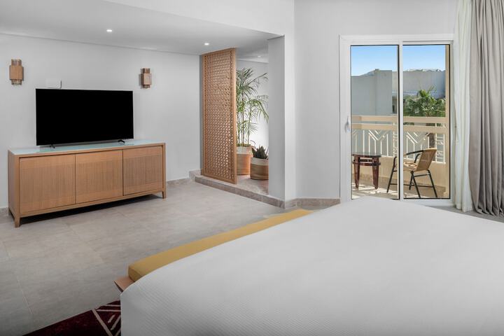 Room 73 of 199