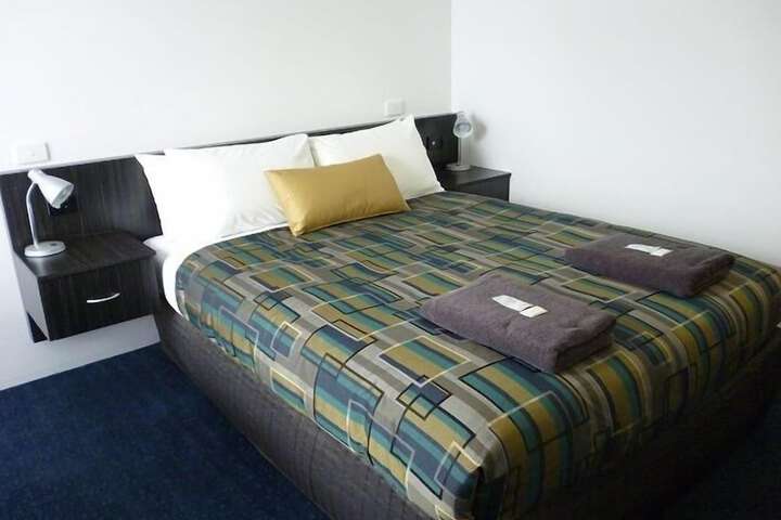 Room 13 of 37