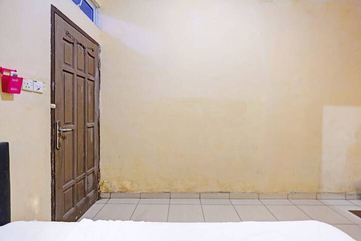 Room 11 of 27