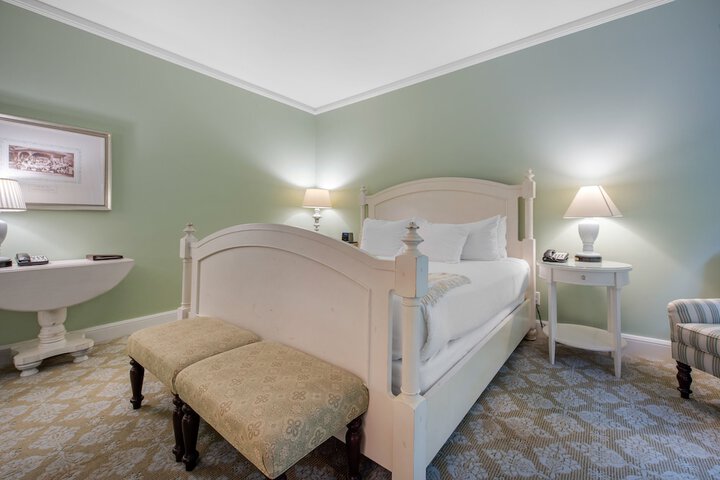 Deluxe Room 1 King Bed (34 of 53)