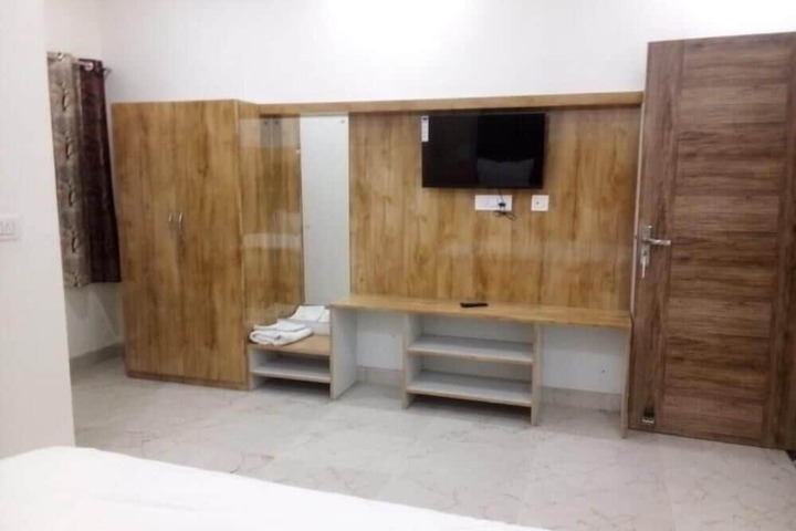 Room 11 of 45