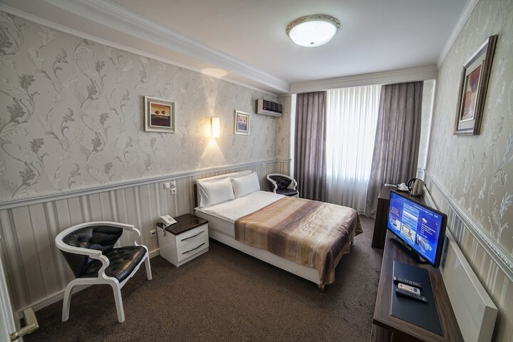 Room 2 of 23