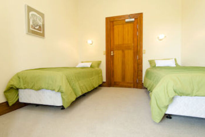 Room 6 of 26