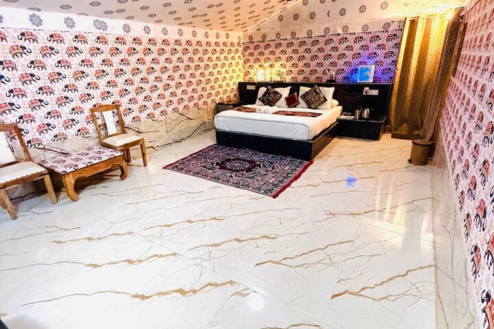 Room 14 of 26