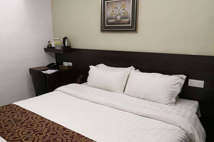 Room 8 of 36