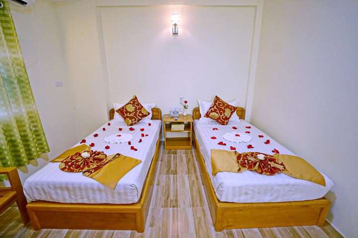 Room 6 of 45