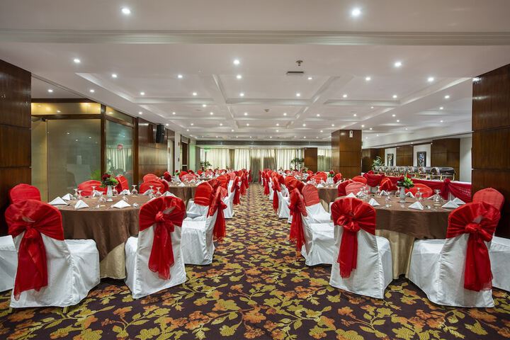 Ballroom/Hall 241 of 258