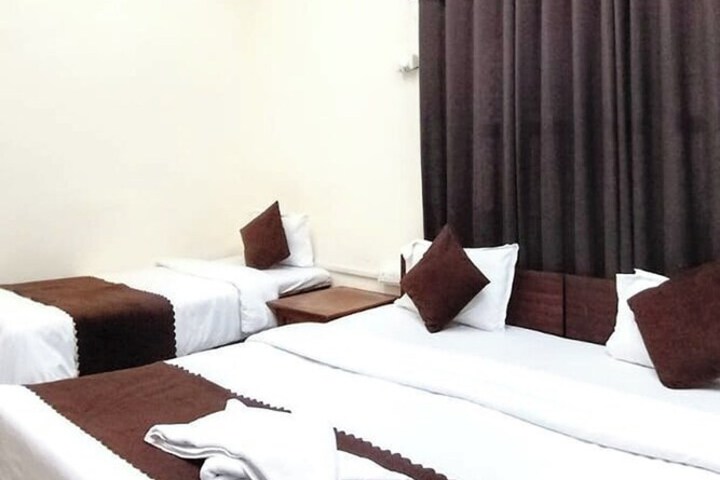 Room 12 of 24