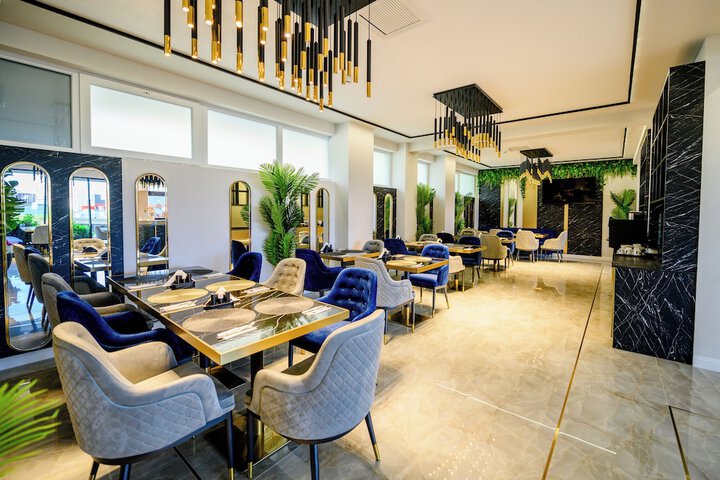 Dining 59 of 70
