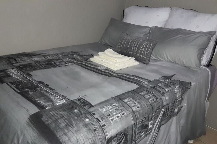 Room 10 of 29