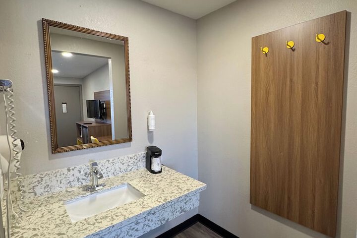Room 29 of 38