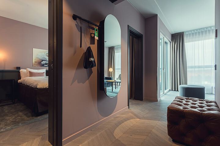 Room 16 of 159