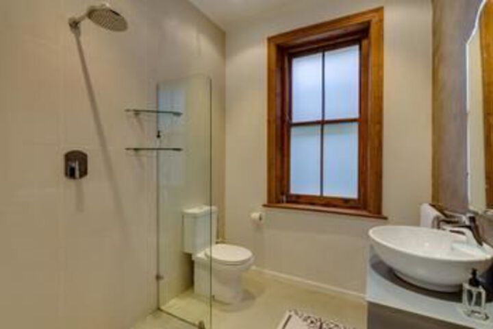 Room 5 of 19