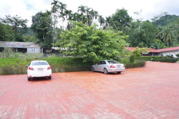 Property Grounds 17 of 35