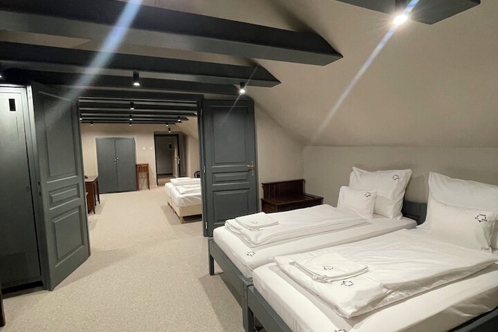 Room 19 of 103