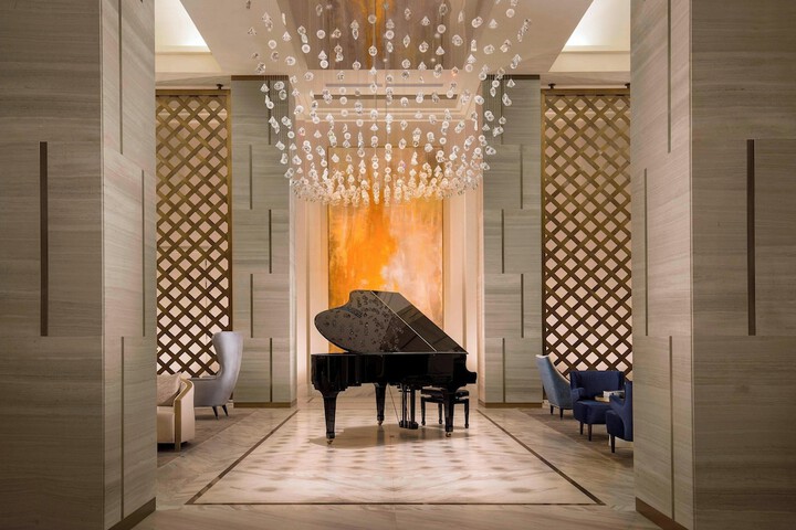 Hotel Interior 4 of 122