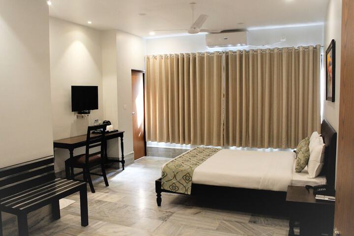 Room 4 of 22