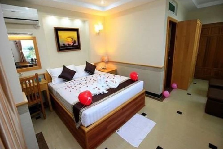 Room 12 of 23