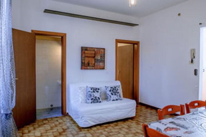 Room 148 of 160