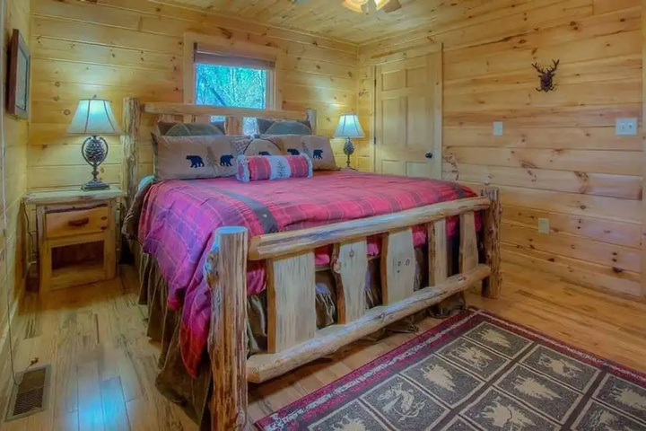 Room 4 of 15