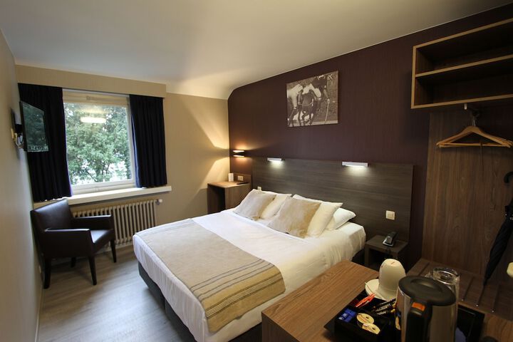 Room 3 of 56