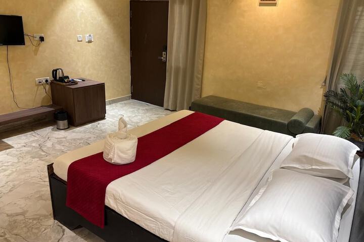 Room 6 of 20