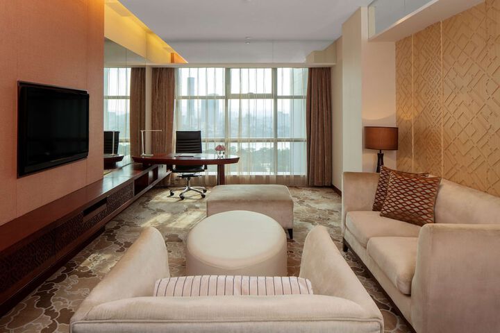 Room 14 of 80