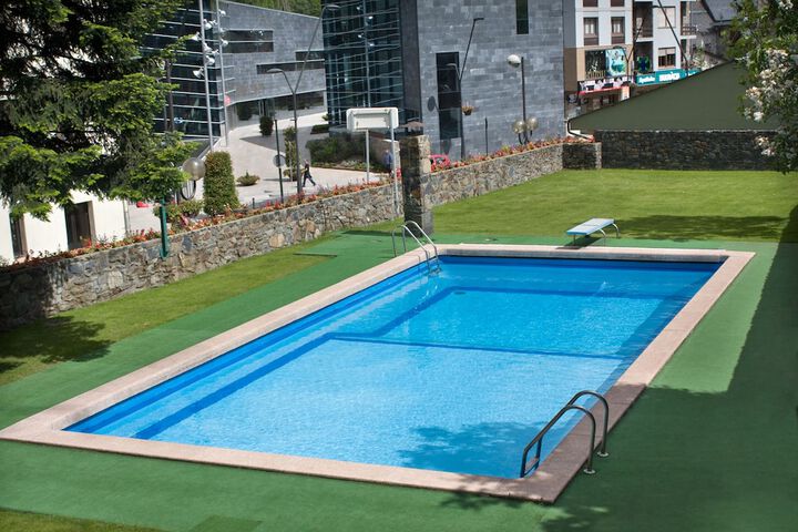 Pool 17 of 41