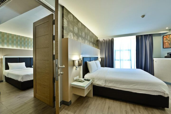 Room 21 of 35
