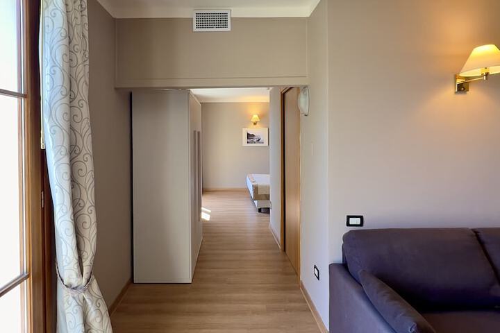 Room 36 of 86