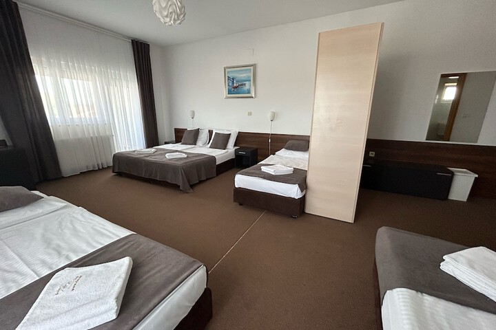 Room 16 of 58