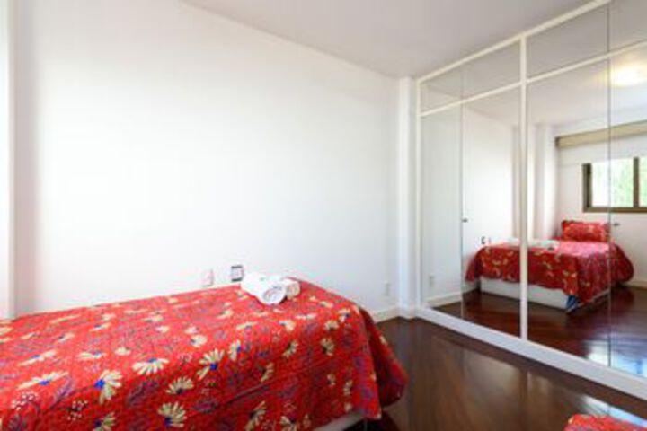 Room 17 of 36