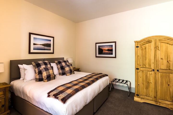 Room 14 of 42