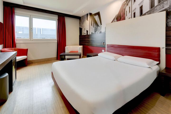 Room 3 of 30