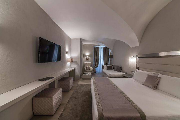 Room 42 of 85