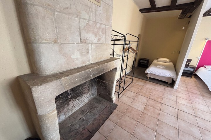 Room 14 of 27