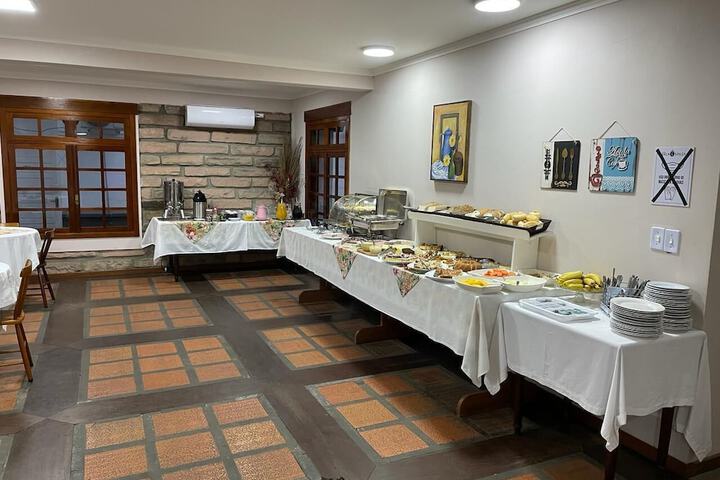 Breakfast/Coffee Service 175 of 206
