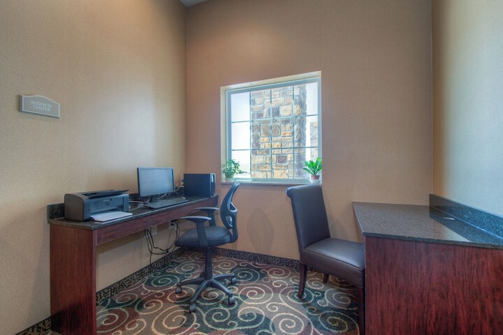 Business Center 47 of 52