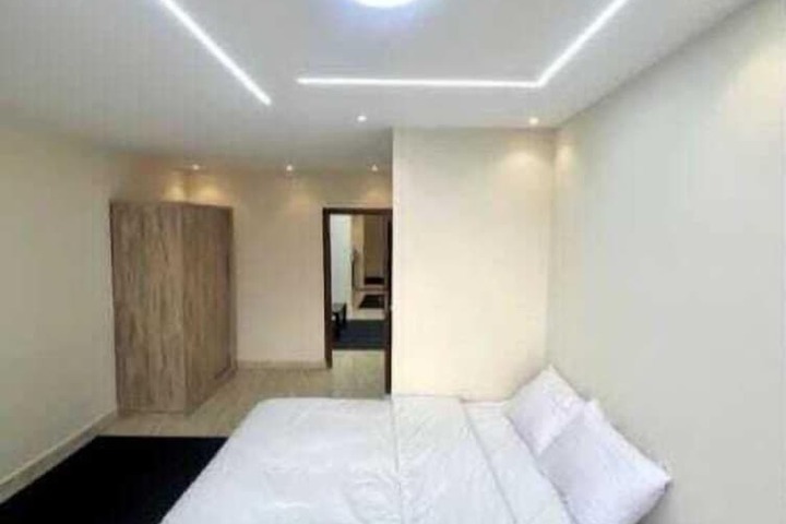 Room 9 of 21