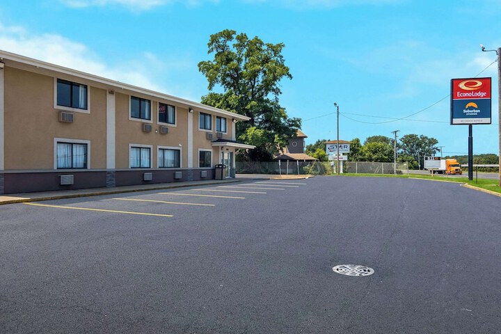 Suburban Studios Portage in Portage, IN