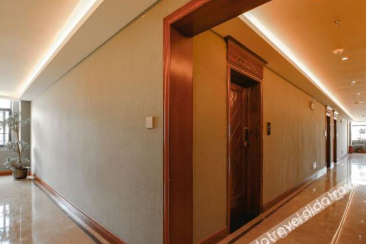 Hotel Interior 14 of 38