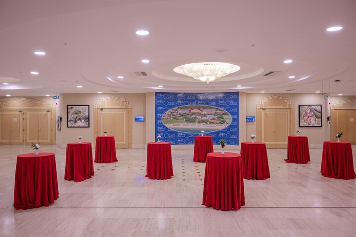 Ballroom/Hall 236 of 321