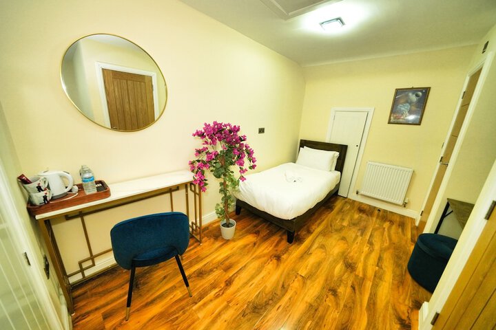 Room 48 of 121