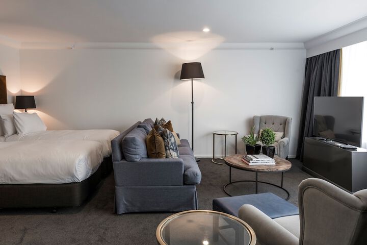 Room 12 of 75