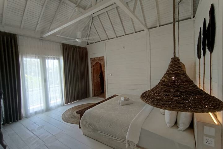 Room 13 of 52