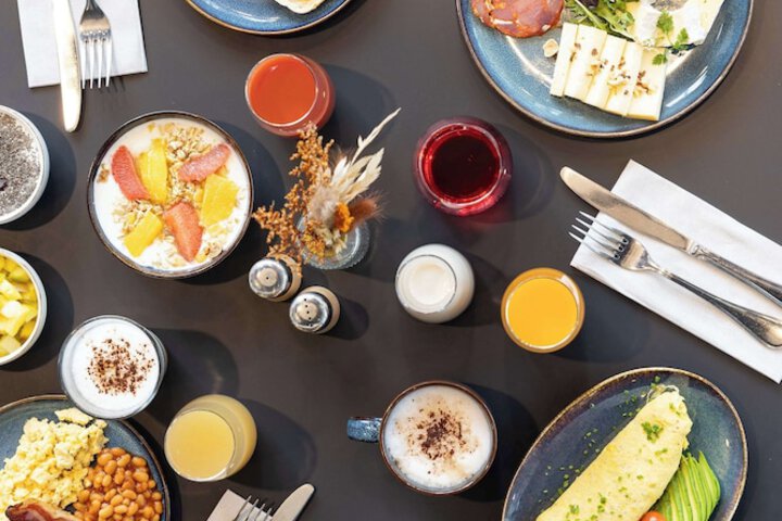 Dining 102 of 153