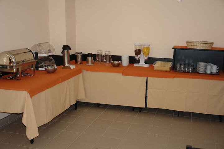 Breakfast/Coffee Service 40 of 53