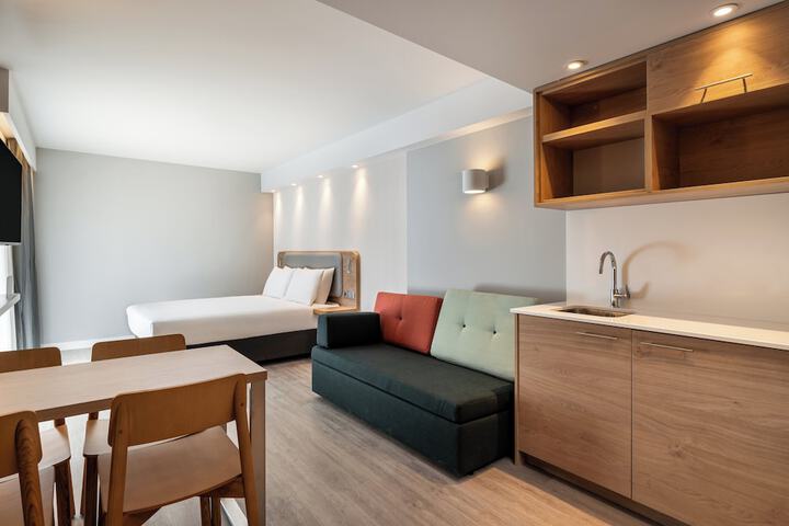 Room 5 of 39