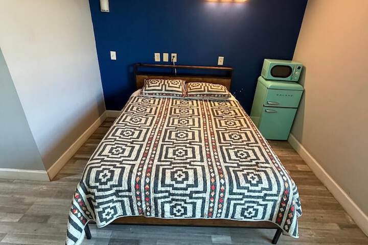 Room 6 of 24