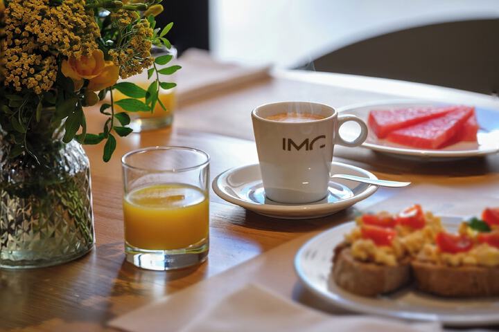 Breakfast/Coffee Service 98 of 111